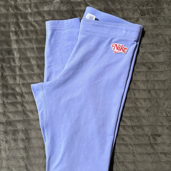 Nike Cropped Lavender Leggings - Picture 5 of 6